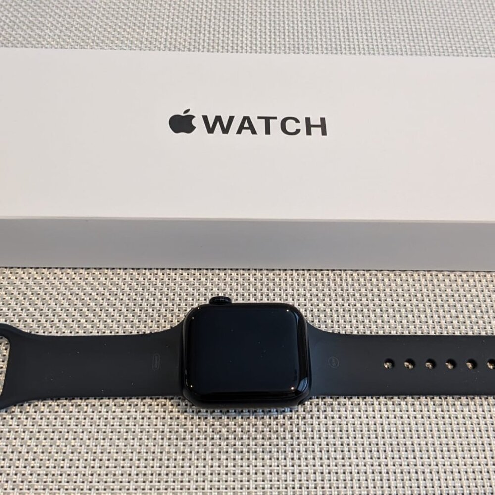 Apple Watch SE 2nd Generation (GPS) 40mm Midnight Mid S/M CEL - BRAND NEW IN BOX
